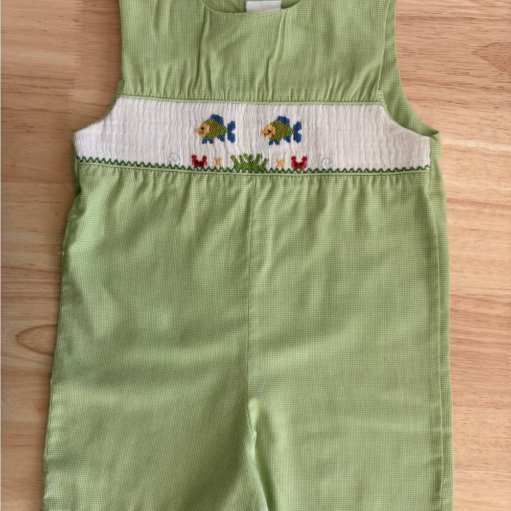 Gingham jonjon with fish smocking